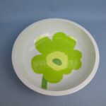 Marimekko Unikko salaattikulho vaaleanvihreä.