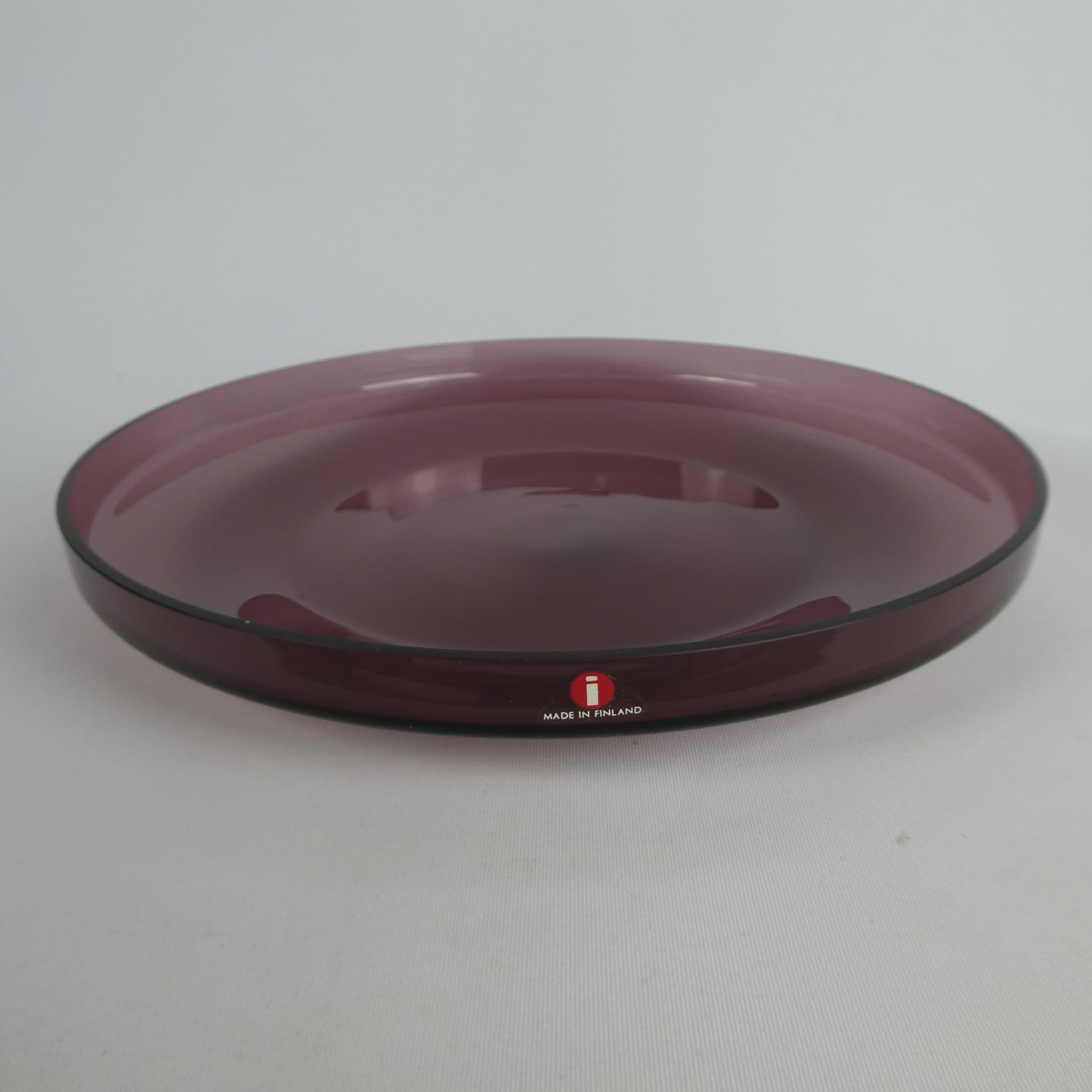 Iittala i-lasi lautanen 22 cm lila.