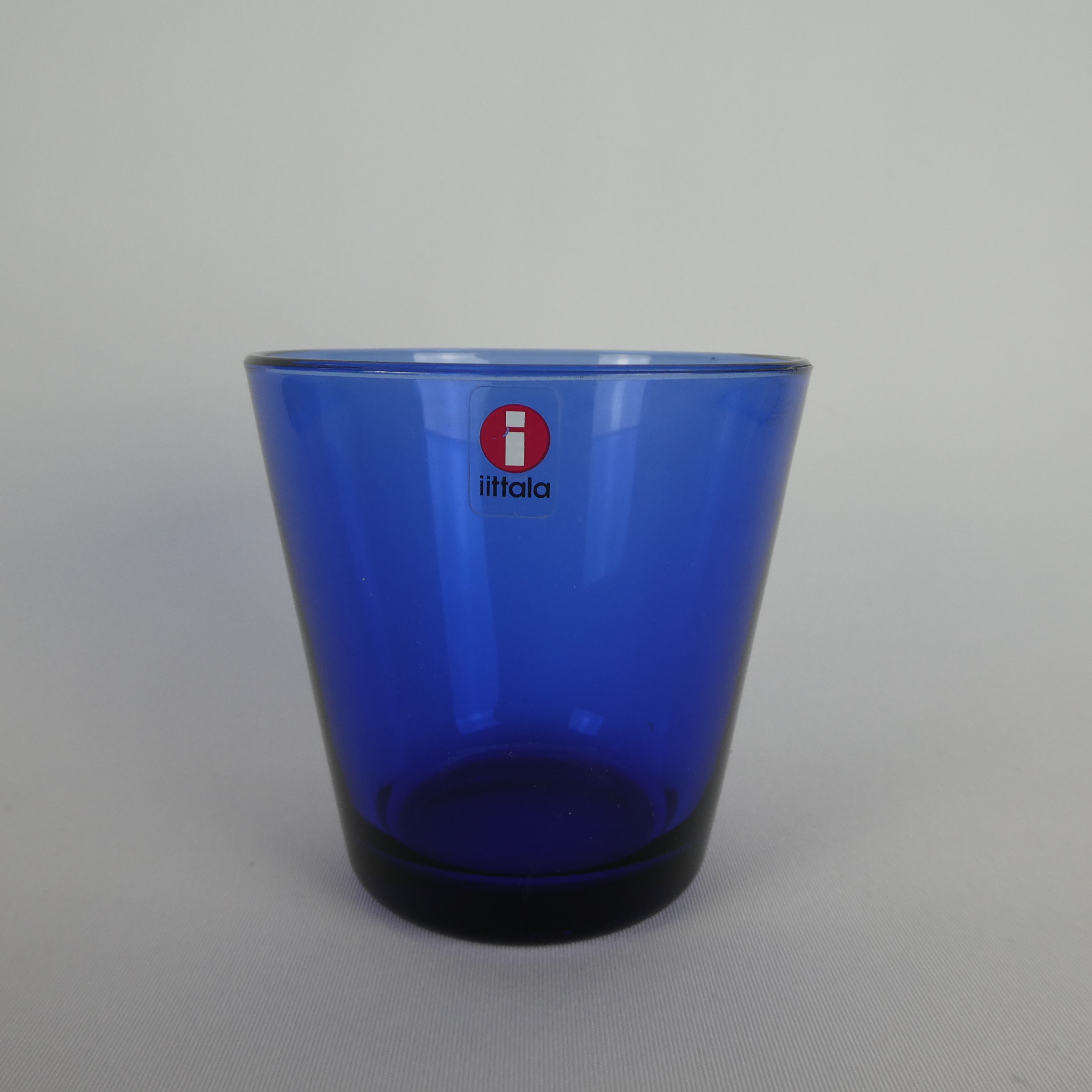 Iittala Kartio juomalasi 21 cl ultramariininsininen.