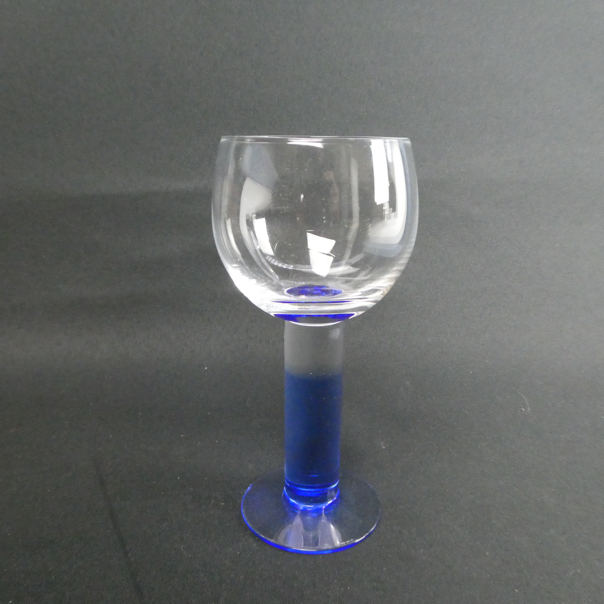 Iittala Mondo vesilasi sininen.