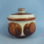 Arabia Sokerikko ruskea koriste käsinmaalattu PW-malli.