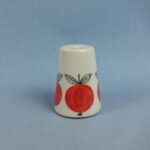 Arabia Marja sirotin omena punainen.