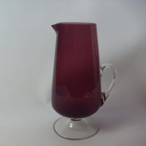 Kumela Lasikaadin lila.