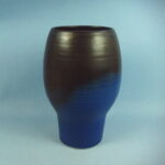 Arabia Maljakko sinimusta Anja Jaatinen.