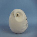 Punainen paja Pöllöpilli valkoinen.