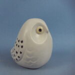 Punainen paja Pöllöpilli valkoinen.