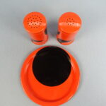 Aarikka Tuliainen maustepurkit ja alunen oranssi.