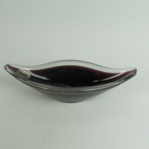 Kumela Taidelasimalja lila Armando Jacobino.