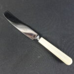 Hackman Sorsakoski Veitsi bakeliittivarsi.