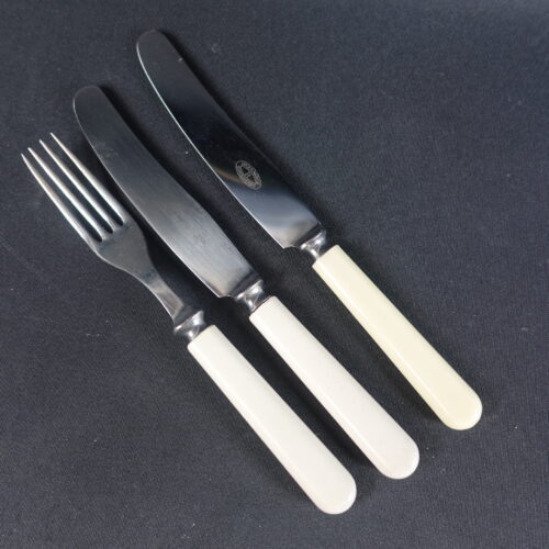 Hackman Sorsakoski Haarukka ja Veitsi bakeliittivarsi.