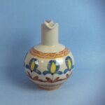 Arabia ARA kaadin 14 cm siniset kukat.