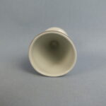 Arabia Munakuppi valkoinen jalallinen kulta raita HB-malli.