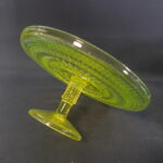 Riihimäen lasi Barokki jalallinen tarjoiluvati keltainen.