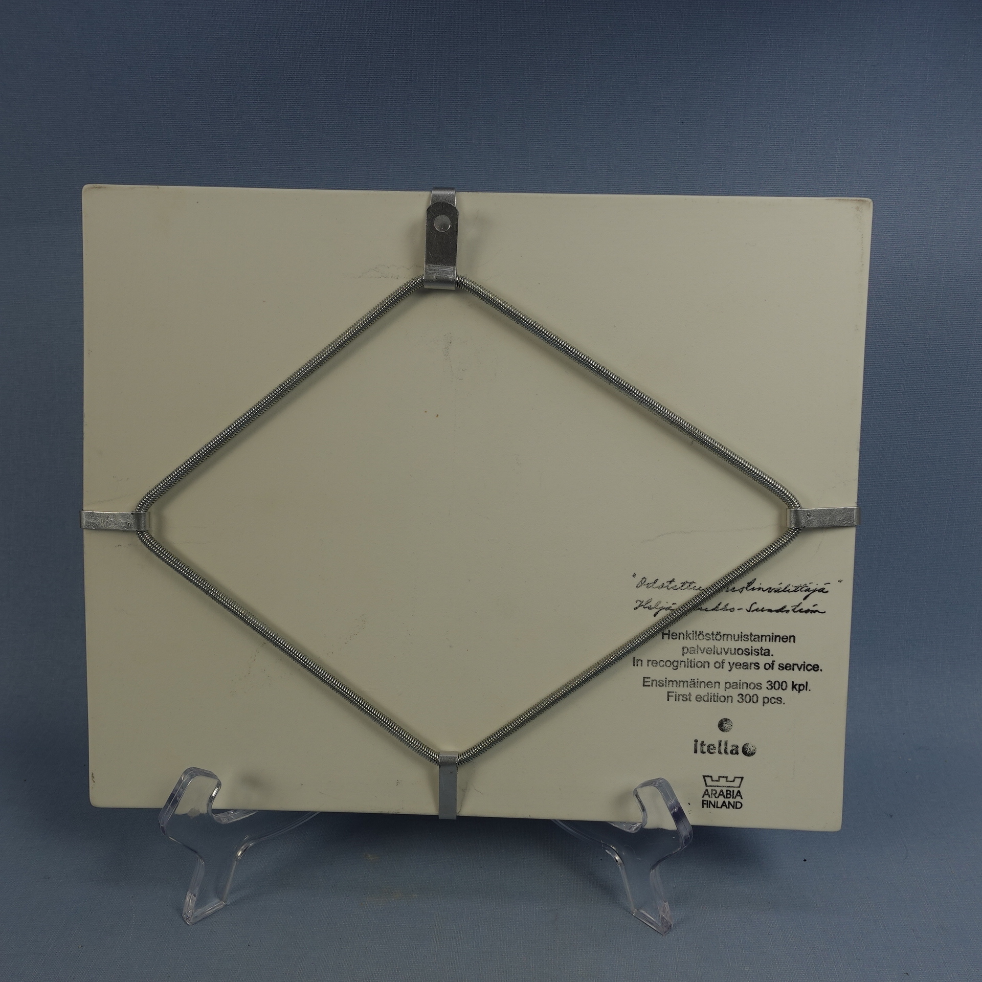 Arabia Odotettu viestinvälittäjä seinälaatta 25,5 x 20,5 cm Itella