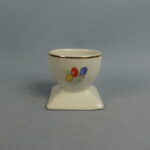 Arabia Munakuppi neliöjalalla.