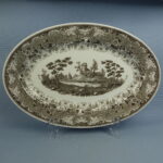 Arabia Kent tarjoiluvati ruskea.