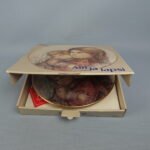 Arabia Äiti ja lapsi seinälautanen 1989.