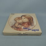 Arabia Äiti ja lapsi seinälautanen 1989.