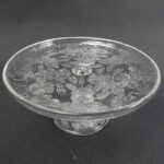 Nuutajärven lasi Rosita jalallinen tarjoilulautanen.