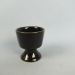 Arabia Kilta munakuppi musta HN-malli.