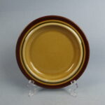 Arabia Otso lautanen 17,5 cm ilman keskikoristetta.