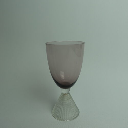 Iittala Briljant snapsilasi 5 cl hohtomaalattu lila.